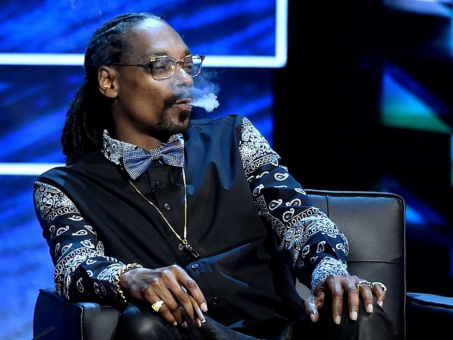 Snoop-Dogg-smoking