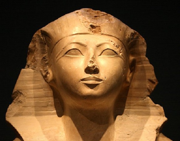Hatshepsut bust 2