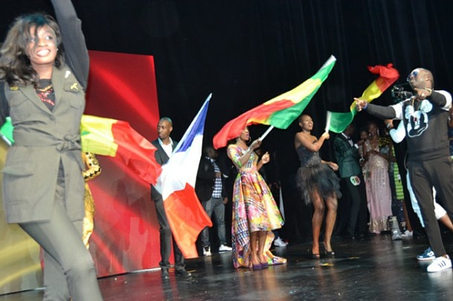 Fatou Mbaye remporte la couronne de Miss Senegal France 2017.