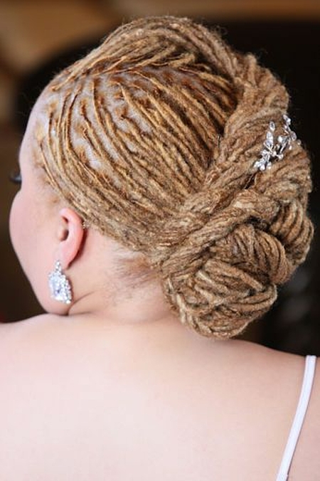 15-ide?es-de-coiffure-sur-cheveux-crepus-pour-mariee-jewanda-12