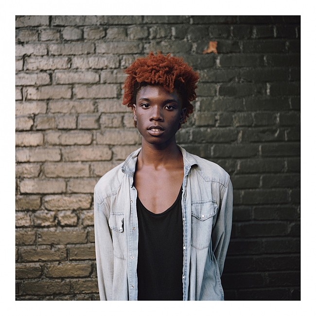 We American Flavor&nbsp;| Ma&iuml; Lucas &nbsp; &laquo;J&rsquo;ai voulu imprimer cette jeunesse, cette g&eacute;n&eacute;ration qui&nbsp;existe bel et bien, qui brille, qui a des styles, cr&eacute;e des mouvements: punk, afro-punk, soul, hip-hop&hellip; C&rsquo;est elle&nbsp;qui porte ces mouvements.&nbsp;Et je veux t&eacute;moigner de cette&nbsp;cr&eacute;ativit&eacute; naissante de la rue qui s&rsquo;impr&egrave;gne et qui devient culture aupr&egrave;s du peuple.&raquo; 