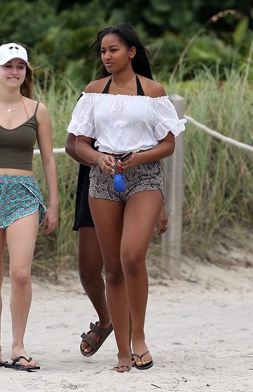 Sasha Obama (23)