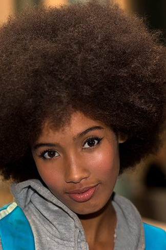 Cheveux crépus, la revanche des femmes noires
