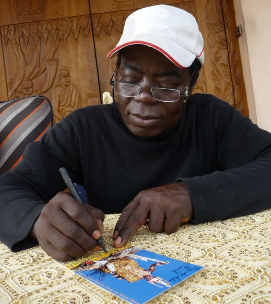 Togbe Ngoryifia Cephas Kosi Bansah roi africain du qui gouverne par skype depuis l allemagne 2 Ce roi africain qui gouverne via Skype depuis lAllemagne Togbe Ngoryifia Céphas Kosi Bansah skype roi monarque Hohoe Ghana allemagne 