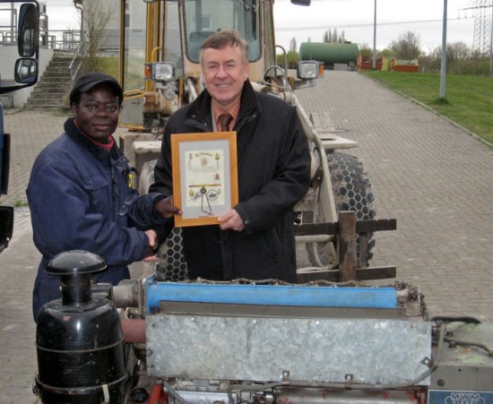 Togbe Ngoryifia Cephas Kosi Bansah roi africain du qui gouverne par skype depuis l allemagne 3 Ce roi africain qui gouverne via Skype depuis lAllemagne Togbe Ngoryifia Céphas Kosi Bansah skype roi monarque Hohoe Ghana allemagne 